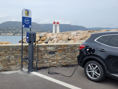 voiture electrique bornes recharge freshmiles