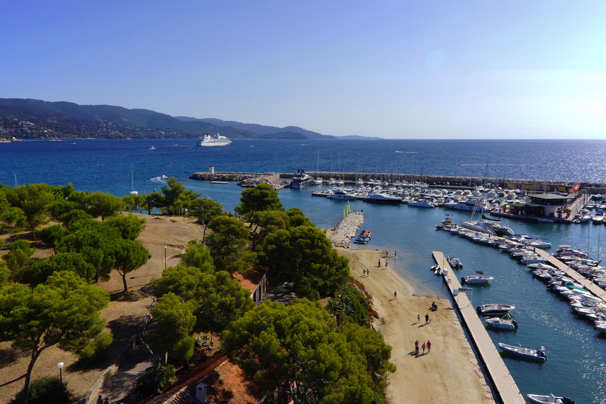 Port de plaisance var